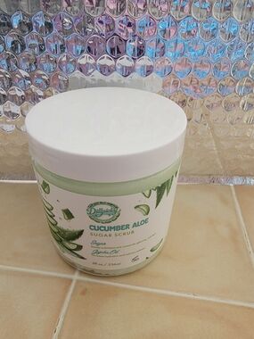 Dillpicky Cucumber Aloe Sugar Scrub.